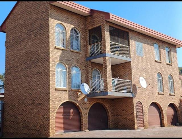 11 BEDROOM APARTMENT FOR SALE IN LAUDIUM